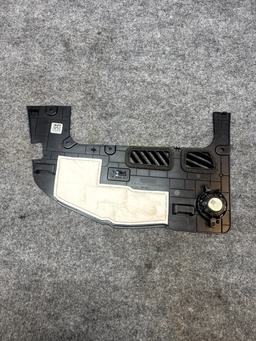 2017‑2023 TESLA MODEL 3 UNDER DASH RIGHT SIDE LOWER COVER TRIM OEM, 1130978-00-D