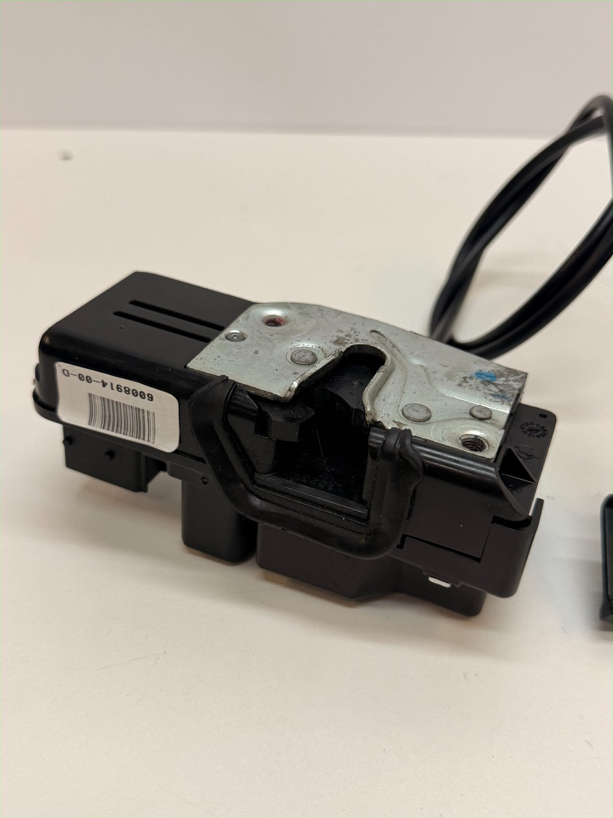 12-20 Model S Rear Passenger Side Door Lock Latch Actuator Right 6008914-00-D