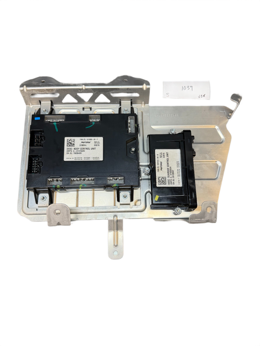 17-23 Tesla Model S Body Control Module BCM & Sunroof Control Unit 1010906-00-F