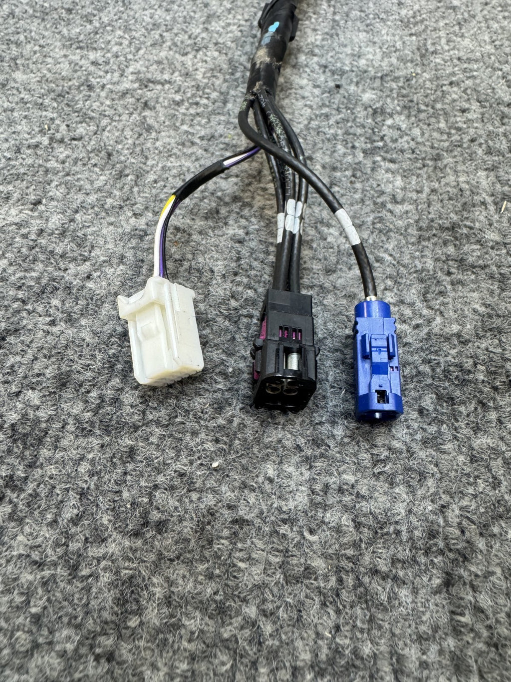 2017-2023 TESLA MODEL 3 FRONT WINDSHIELD TRIPLE W/ WIRE HARNESS OEM 1143746-00-D
