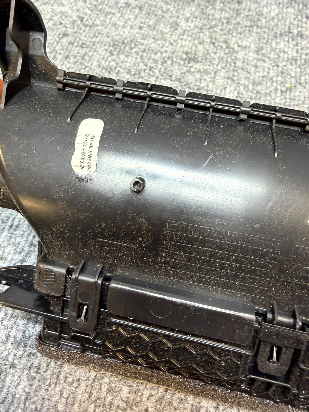 2020-2024 TESLA MODEL Y DASH LEFT SIDE AIR VENT GRILLE COVER PANEL OEM,108332000