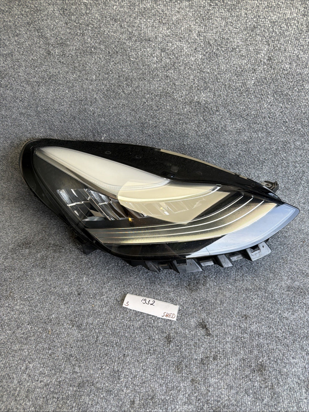 ♦️18-23 TESLA MODEL 3/Y HEADLIGHT RIGHT PASSENGER Reflector 1077372-10-I OEM