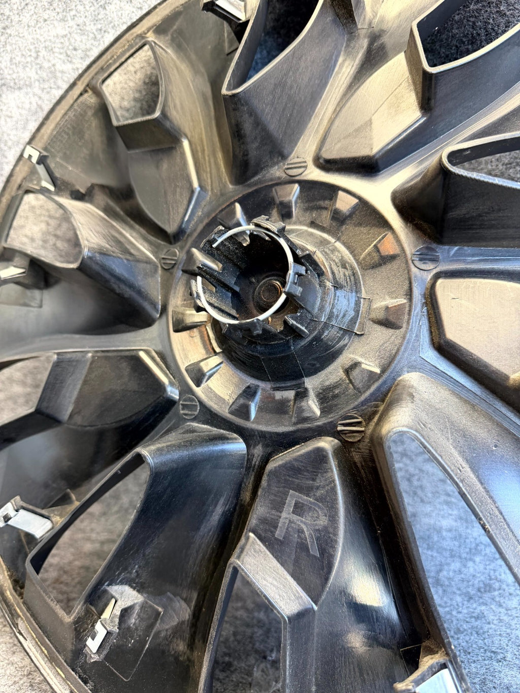 ♦️2017 - 2023 TESLA MODEL 3 WHEEL RIM CENTER CAP COVER OEM, 1044235 00 A