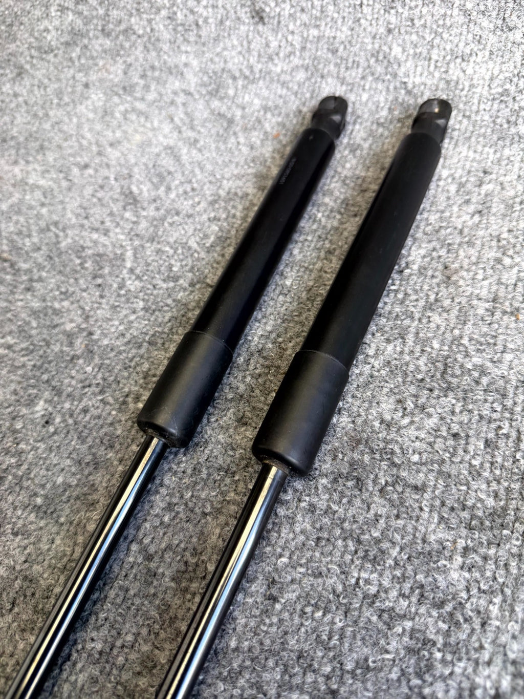 2017 – 2023 TESLA MODEL 3 REAR LEFT & RIGHT TRUNK SHOCK STRUT OEM, 1091560-00-B