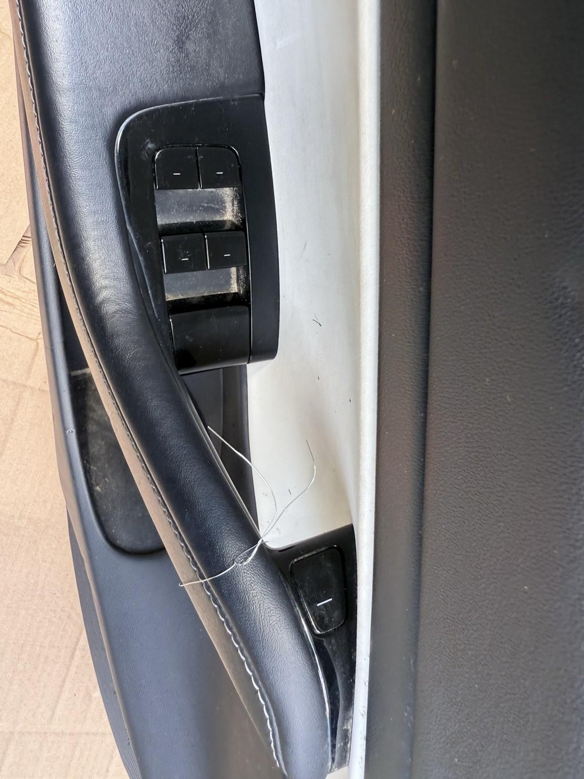 ♦️2016-2020 TESLA MODEL X FRONT LEFT SIDE DOOR TRIM PANEL OEM, 1055327-21-M