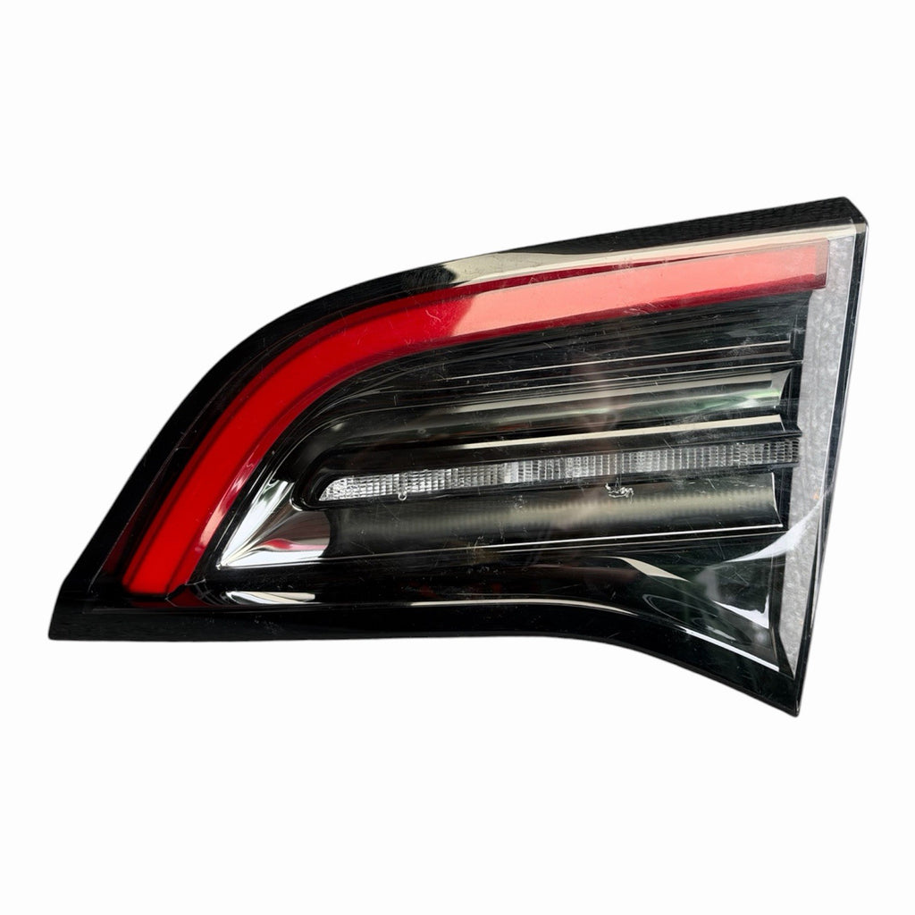 OEM 2020 - 2024 Tesla Model Y Right Inner 4 Pin Tail Light Lamp 1502089-00-B