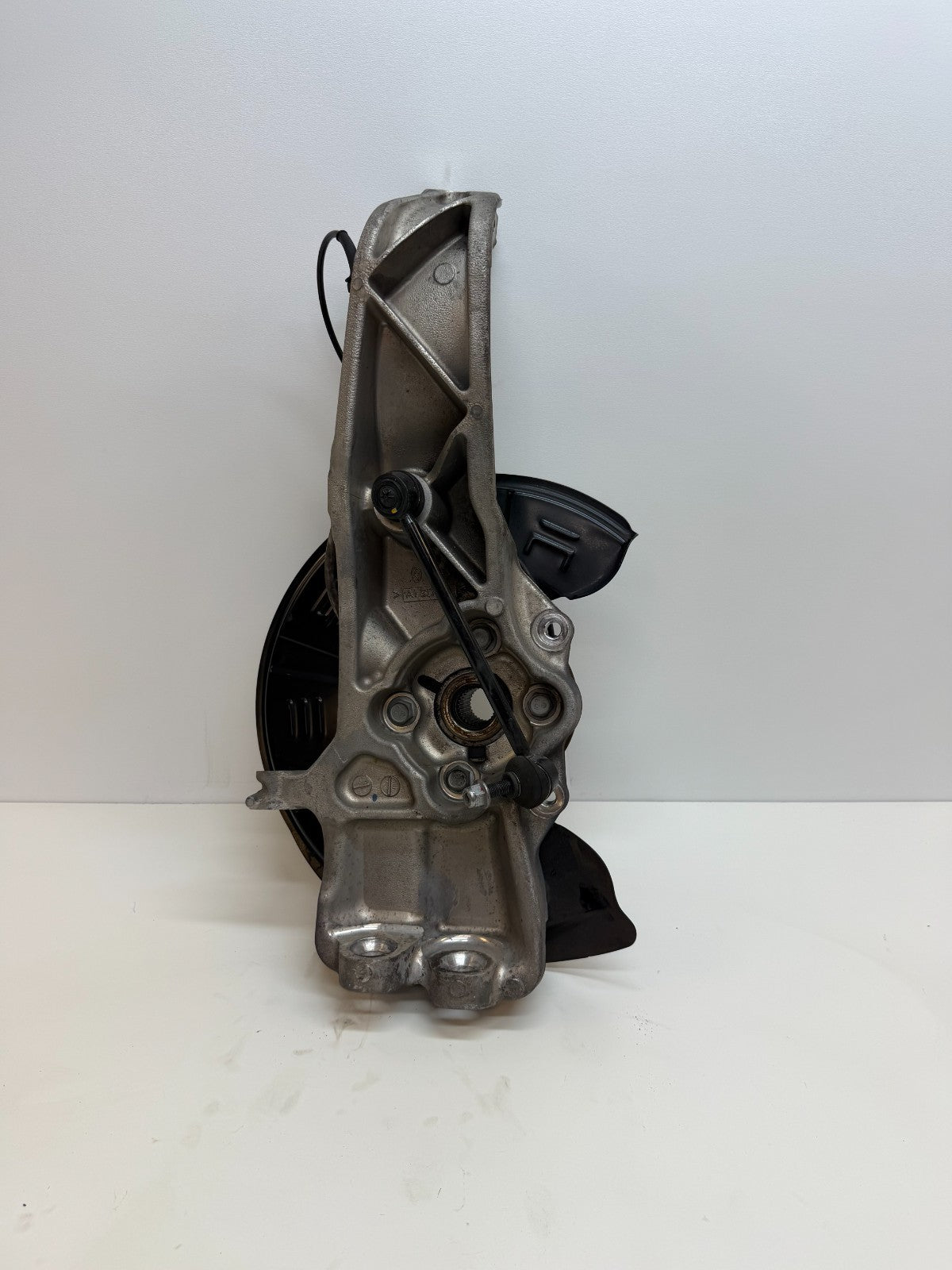 2012-2021 Tesla Model S Front Right Passenger Spindle Knuckle Hub 1030606-00-D
