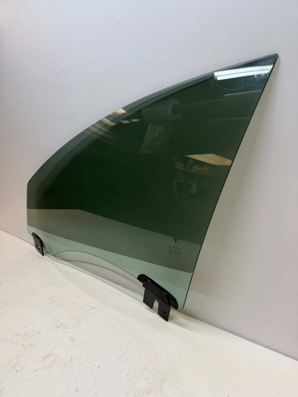 2012-2020 Tesla Model S Front LH Door Window Glass Left 43R-001074