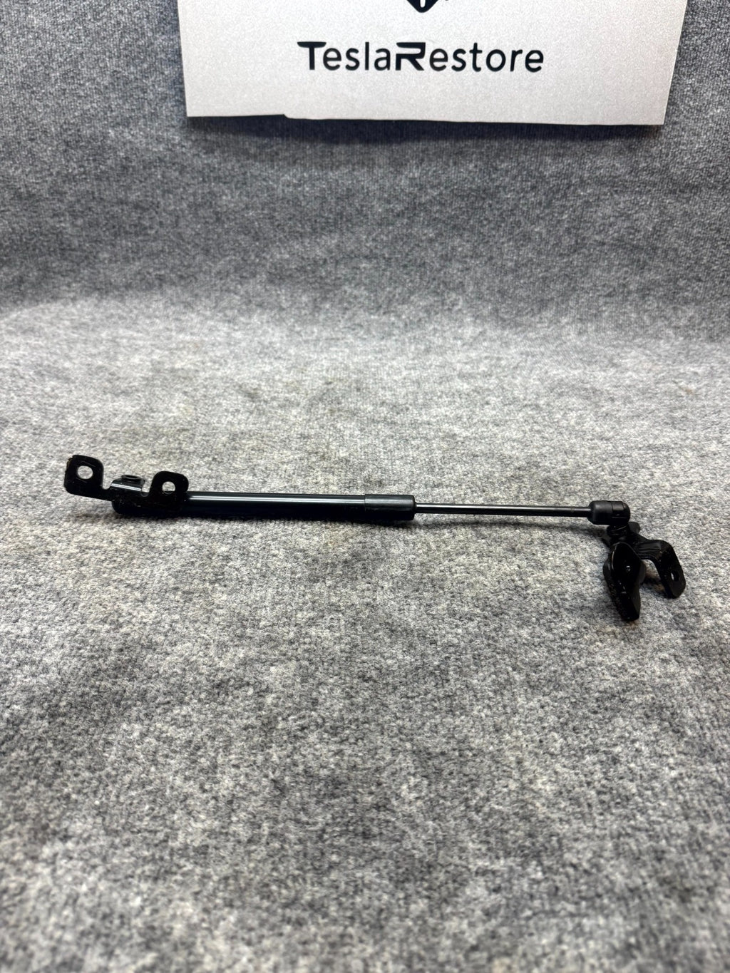 2017‑2023 TESLA MODEL 3 FRONT LH/RH HOOD STRUT SUPPORT BRACKET OEM, 1091472-00-B