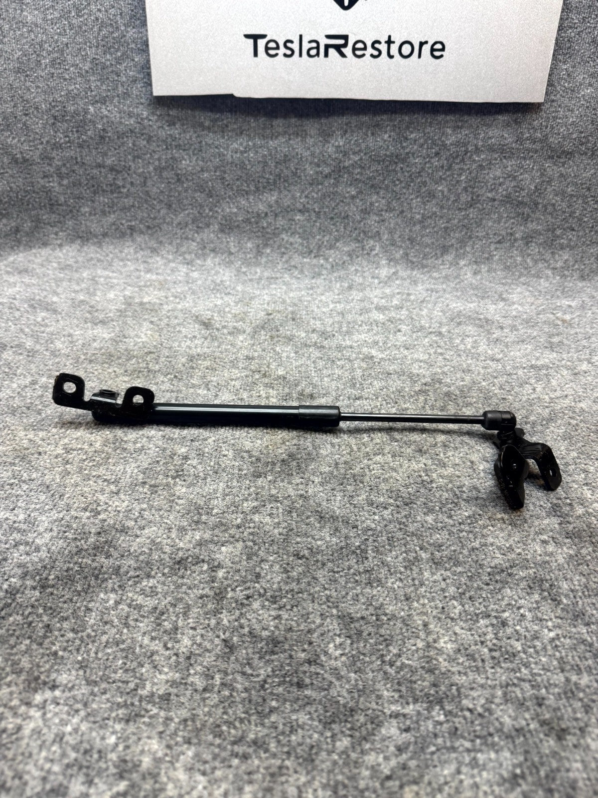 2017‑2023 TESLA MODEL 3 FRONT LH/RH HOOD STRUT SUPPORT BRACKET OEM, 1091472-00-B