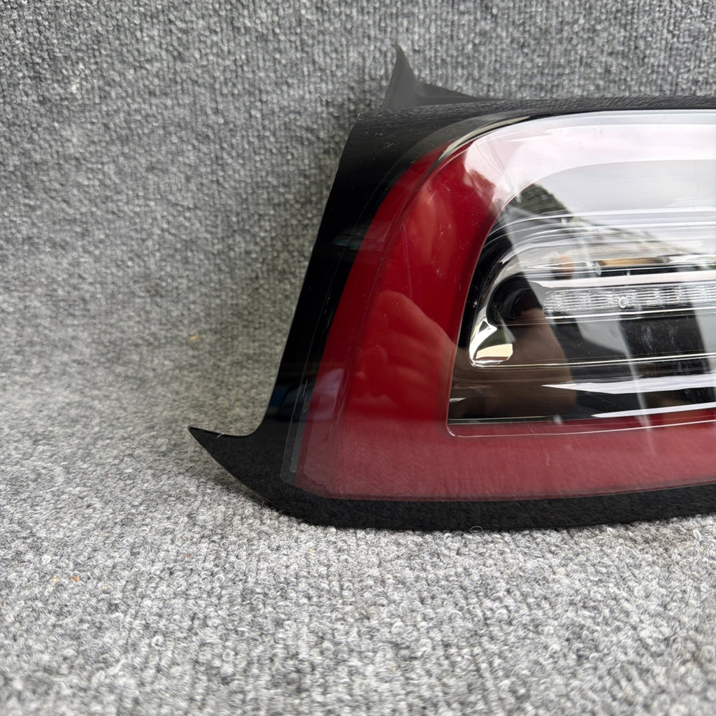 2017-2022 Tesla Model 3 Rear Driver Exterior Taillight Outer Tail Lamp Left LH