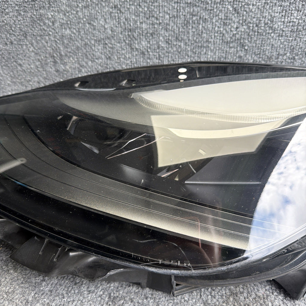2021-2023 TESLA MODEL 3 Y LEFT HEADLIGHT PROJECTOR MATRIX 2ND GEN 1514952-00-C