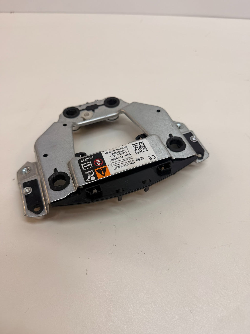 2012-2021 TESLA S Steering Wheel Retainer Plate Bracket 1023381-00-E