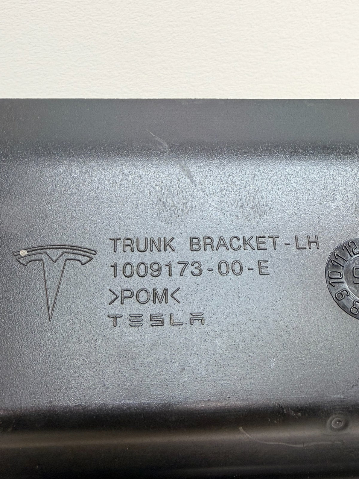 12-20 Model S Rear Driver Side Trunk Carpet Mount Bracket Left 1009173-00-E