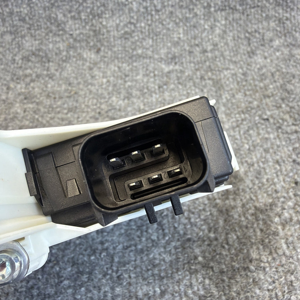 2020 - 2024 TESLA MODEL Y FRONT LEFT DOOR WINDOW REGULATOR MOTOR OEM E73120103