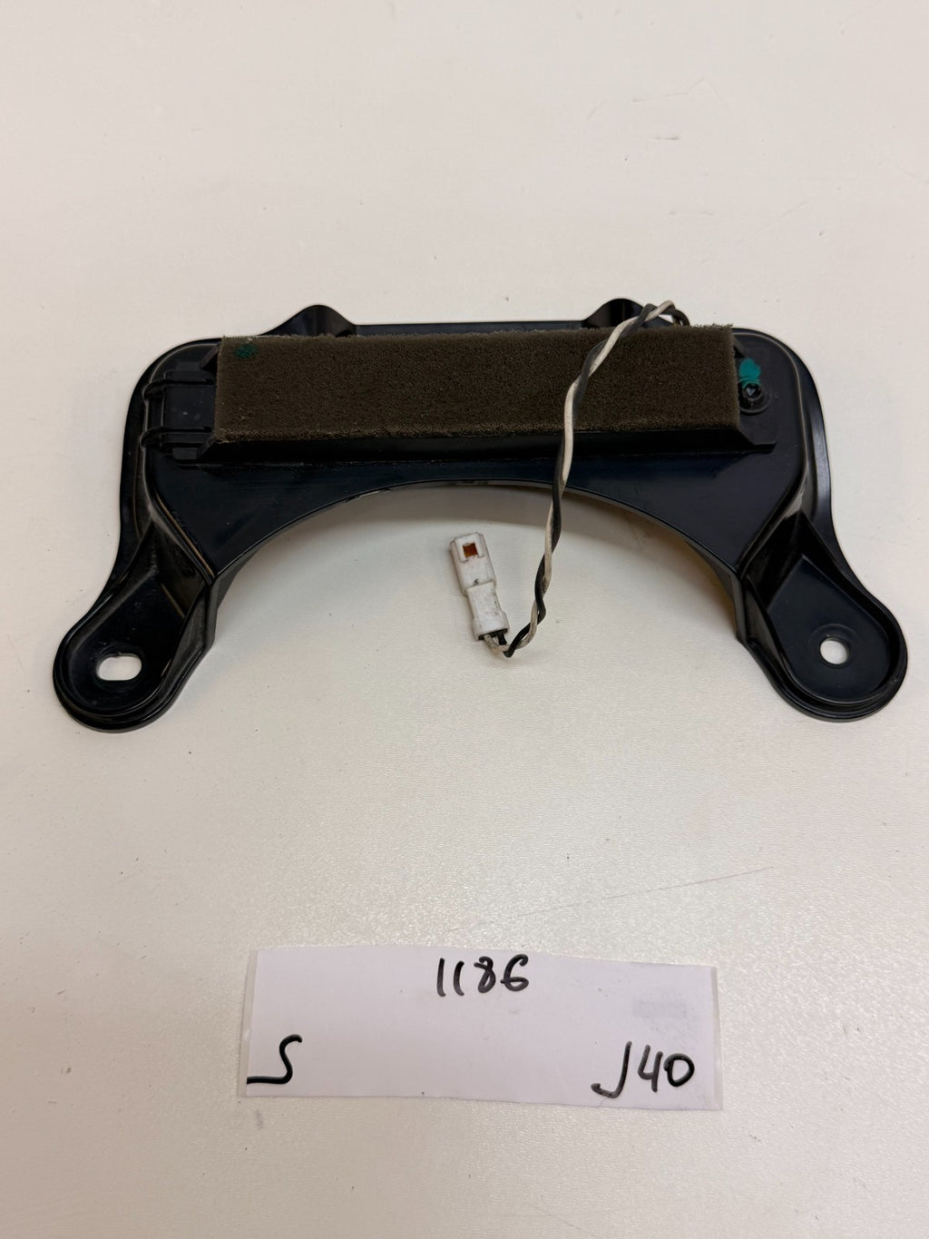 2012-2020 TESLA MODEL S REAR KEYLESS ENTRY ANTENNA CONTROL MODULE W/ BRACKET