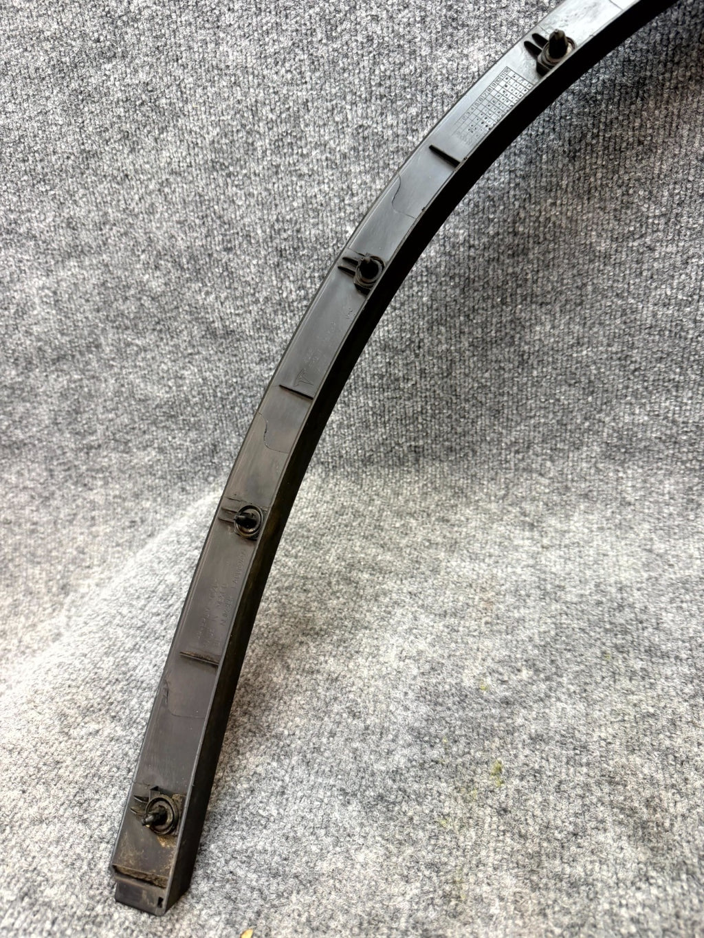 2020 - 2024 TESLA MODEL Y FRONT LEFT SIDE WHEEL FLARE MOLDING OEM, 1494161-00-C