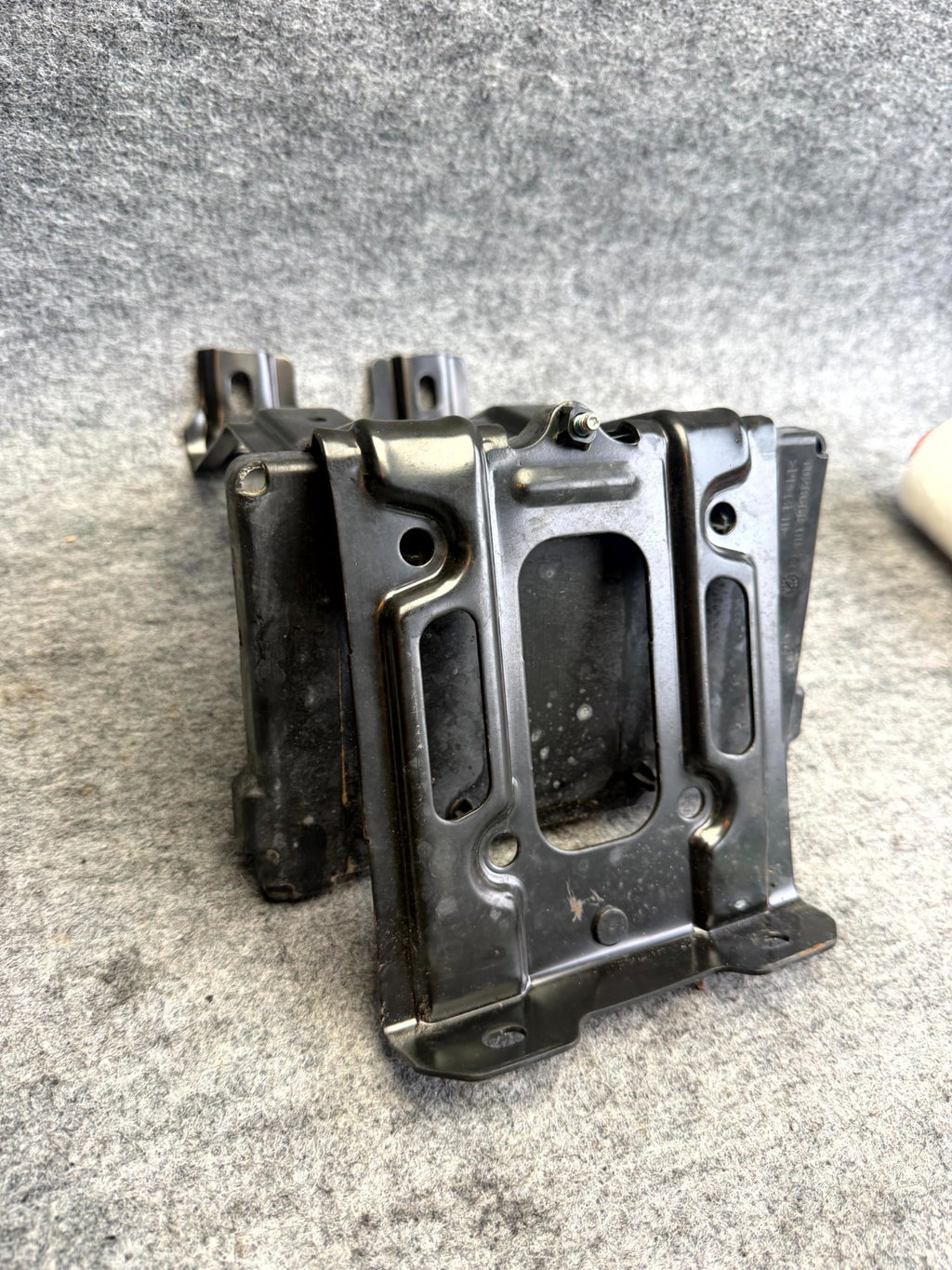 ♦️2012 - 2020 TESLA MODEL S BATTERY TRAY HOLDER BRACKET SUPPORT OEM 1028668-00-C