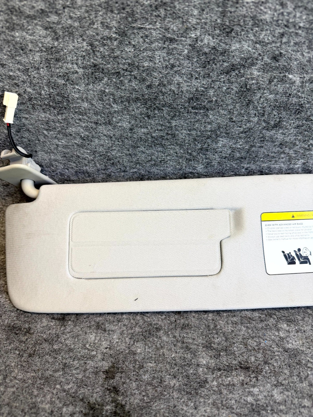 ♦️2017 - 2023 TESLA MODEL 3 FRONT LEFT DRIVER SIDE SUN VISOR OEM, 1490405-01-B