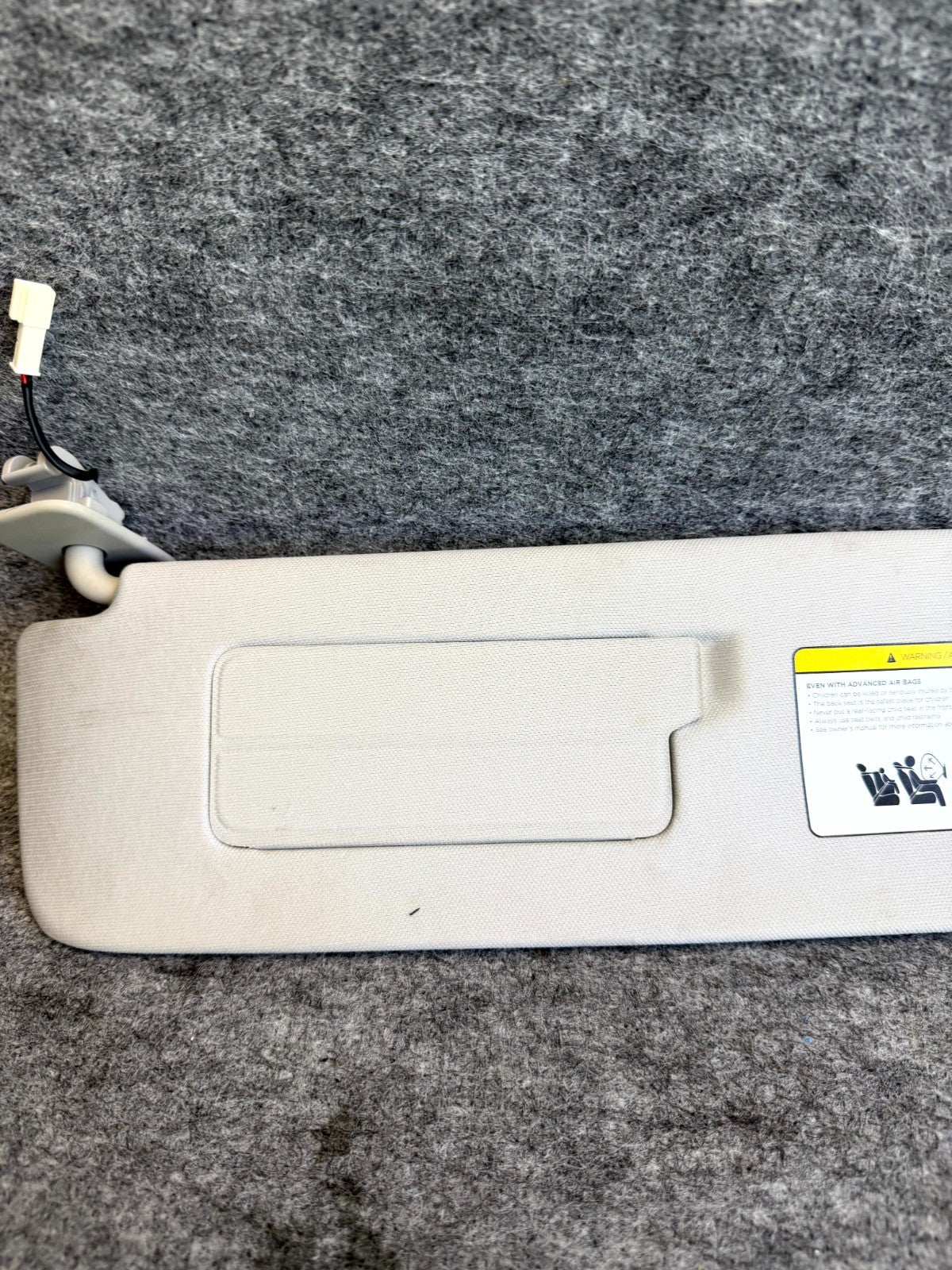 ♦️2017 - 2023 TESLA MODEL 3 FRONT LEFT DRIVER SIDE SUN VISOR OEM, 1490405-01-B