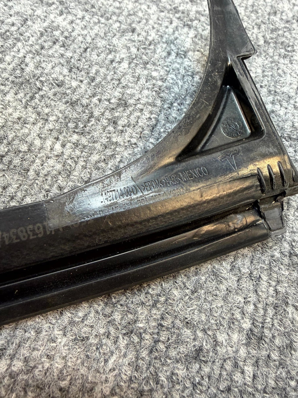 2020-2024 TESLA MODEL Y REAR RIGHT SIDE DOOR SEAL WEATHERSTRIP OEM, 1497714-00-D