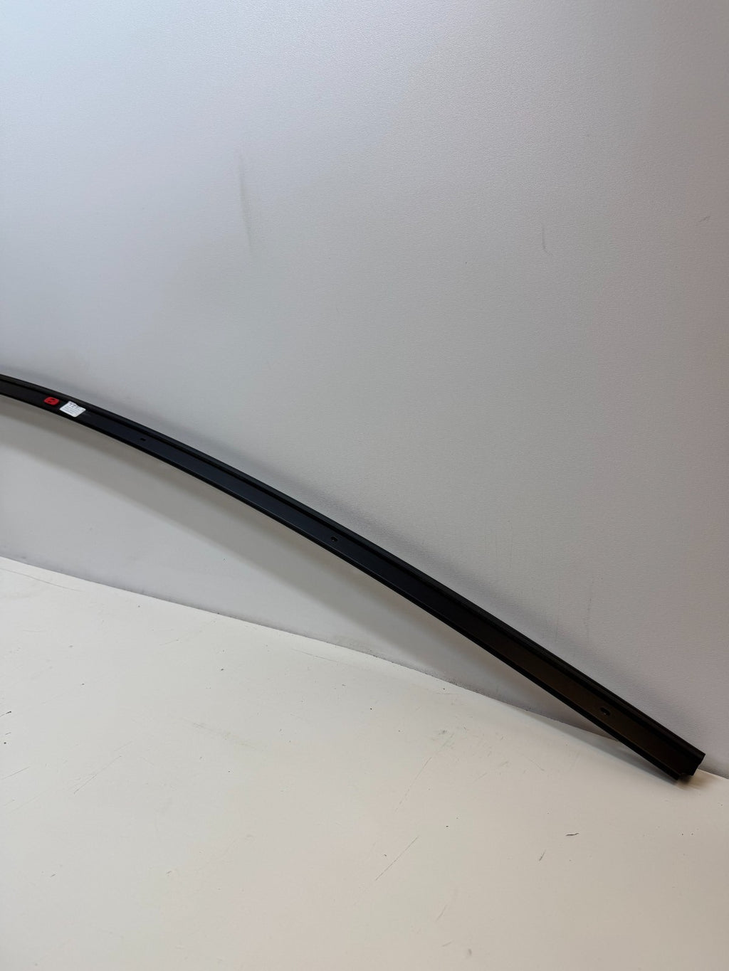 2020 - 2024 TESLA MODEL Y ROOF RIGHT PASSENGER SIDE MOLDING COVER 1495731-00-A