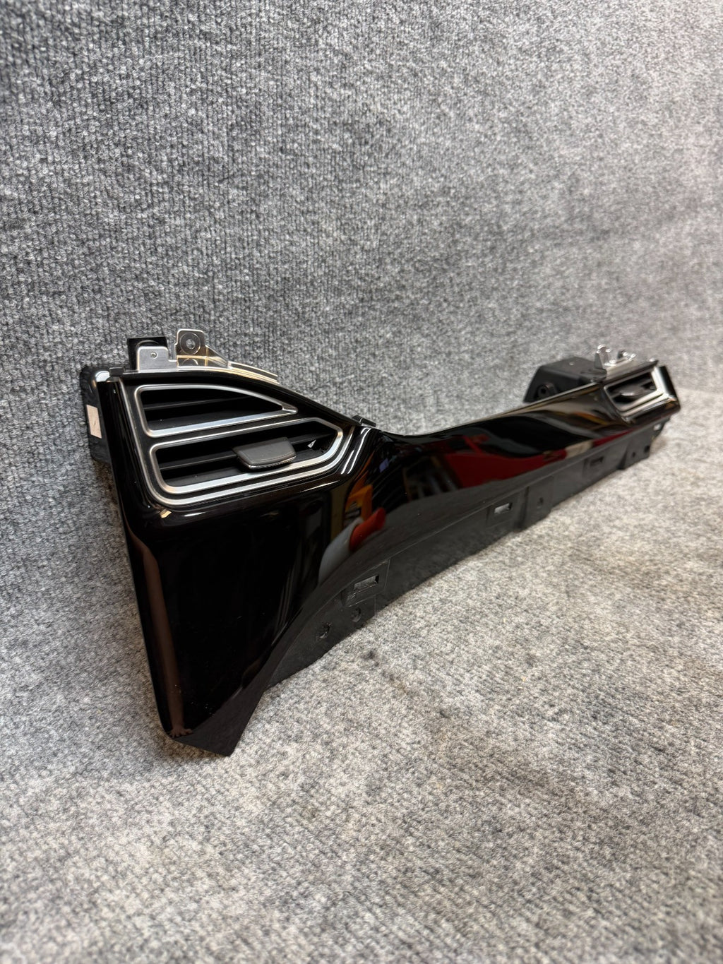 2012-2020 Tesla Model S Right Side Dash Panel Vent Trim Assembly 1007821-00-D