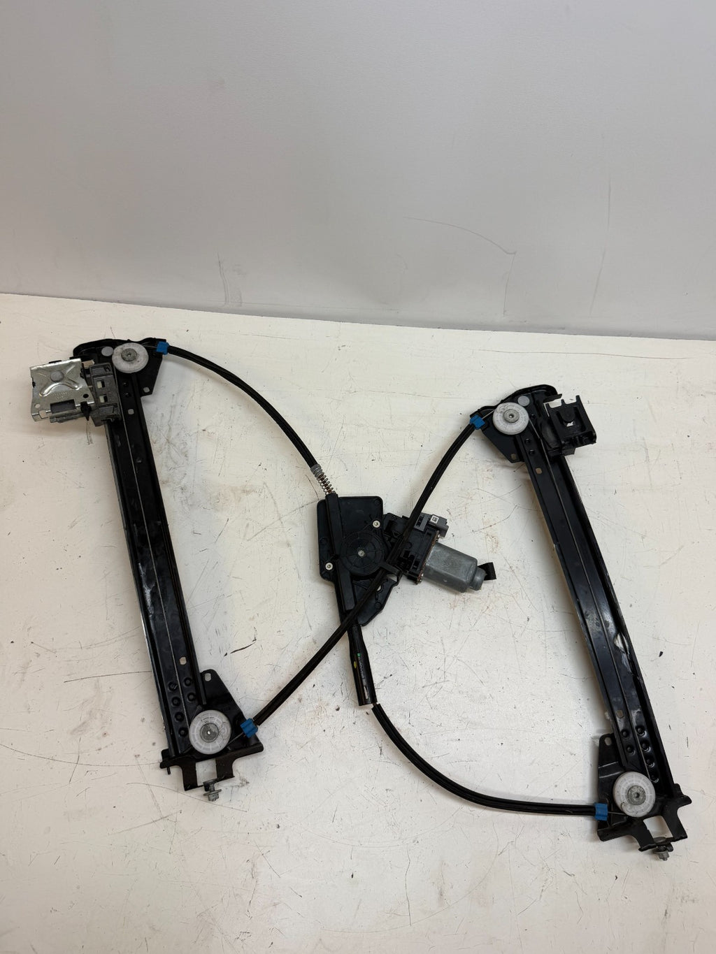12-20 Tesla Model S Front Right Door Window Regulator & Motor 6006651-00-G