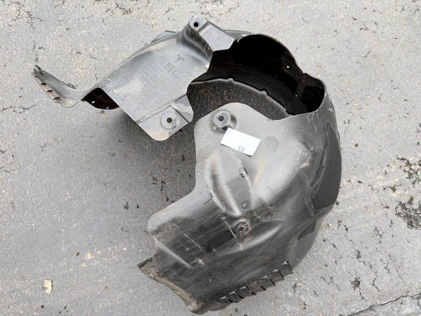 ♦️2020-2024 TESLA MODEL Y FRONT LEFT WHEEL FENDER LINER SHIELD OEM, 1492613-00-A