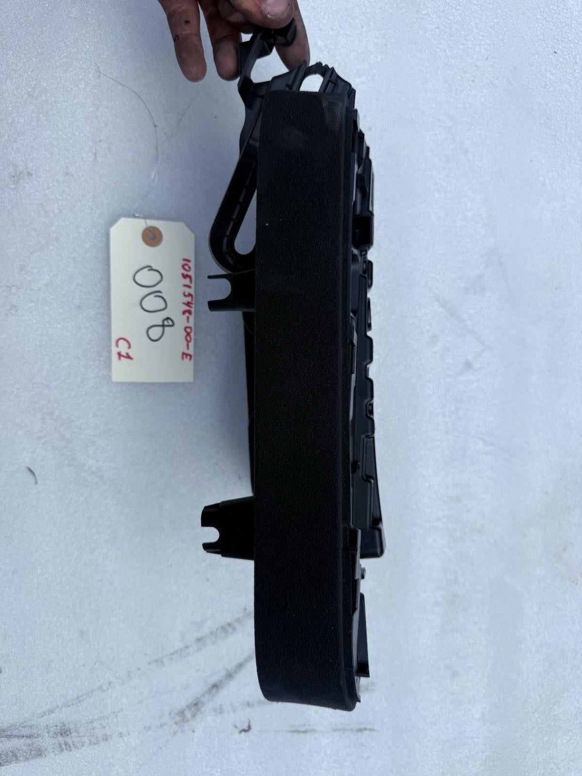 ♦️16-20 TESLA MODEL X FRONT LEFT DOOR COVER PANEL OPENING TRIM OEM, 1051548-00-E