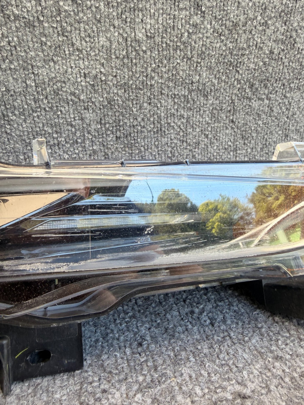 2017- 2023 Tesla Model 3 Right Passenger 3 Pin Fog Light Lamp 1077392-00-F