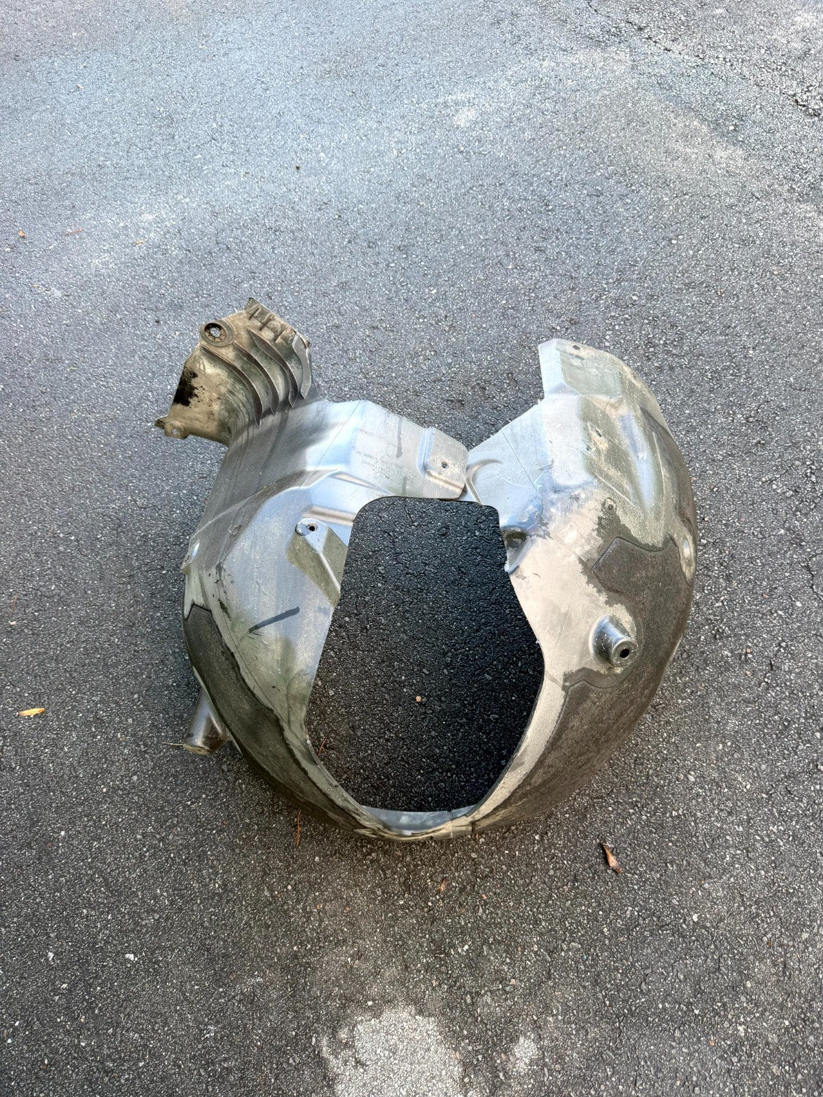 ♦️2017-2023 TESLA MODEL 3 FRONT RIGHT WHEEL FENDER SPLASH SHIELD OEM, 1081582-00