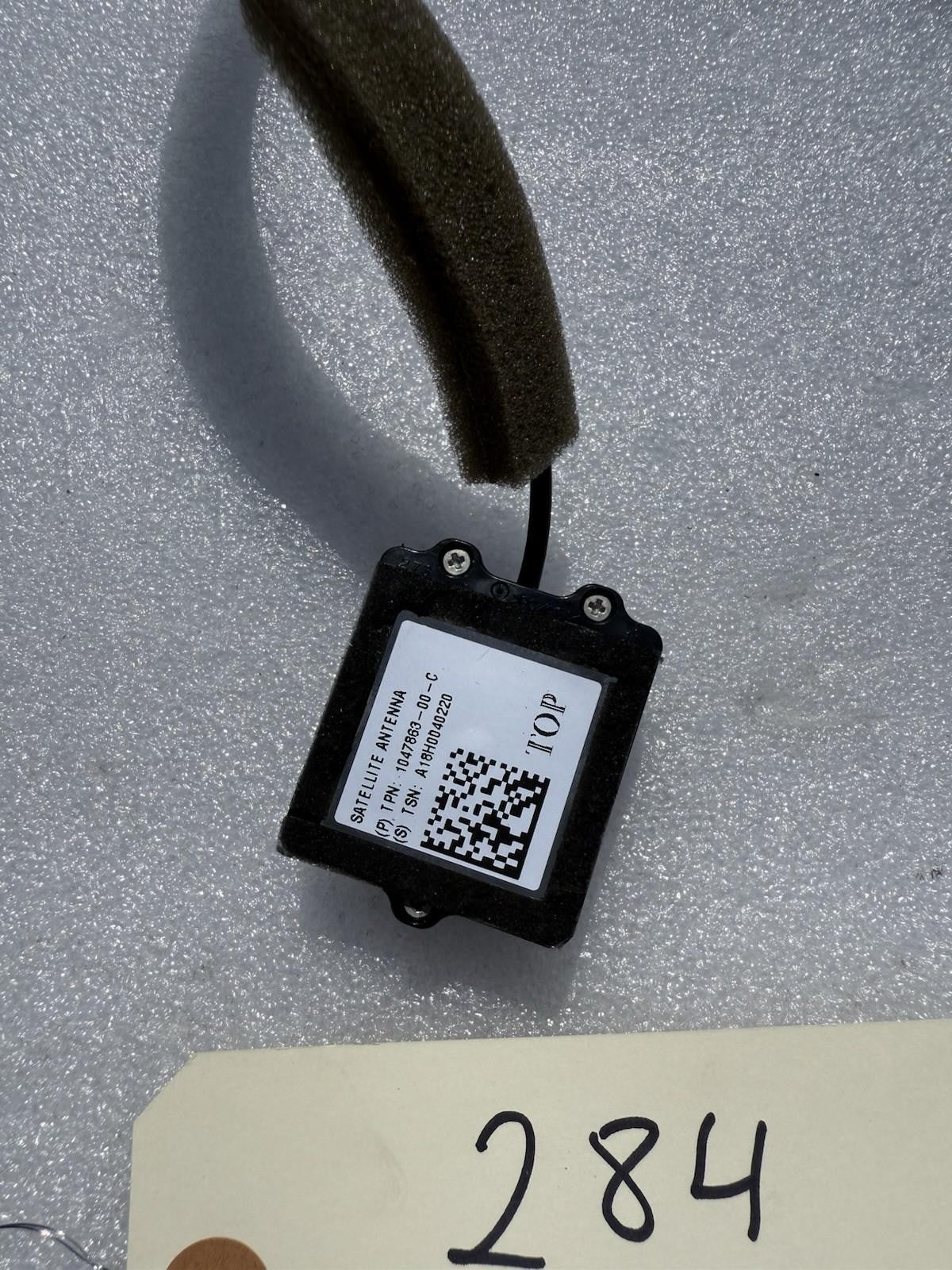 ♦️16-24 TESLA MODEL X SATELLITE ANTENNA CONTROL MODULE ASSY OEM, 1047863-00-C