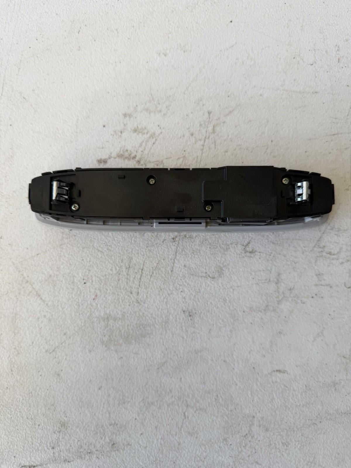 ♦️17–23 TESLA MODEL 3 FRONT OVERHEAD HEADLINER CONSOLE DOME OEM, 1092573-00-K