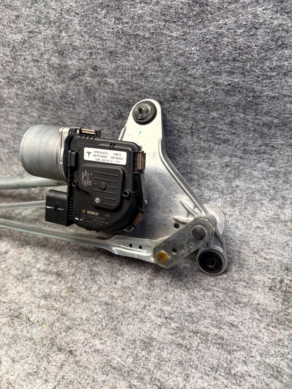 ♦️2017-2023 TESLA MODEL 3 WIPER TRANSMISSION LINKAGE WITH MOTOR OEM, 107672500G