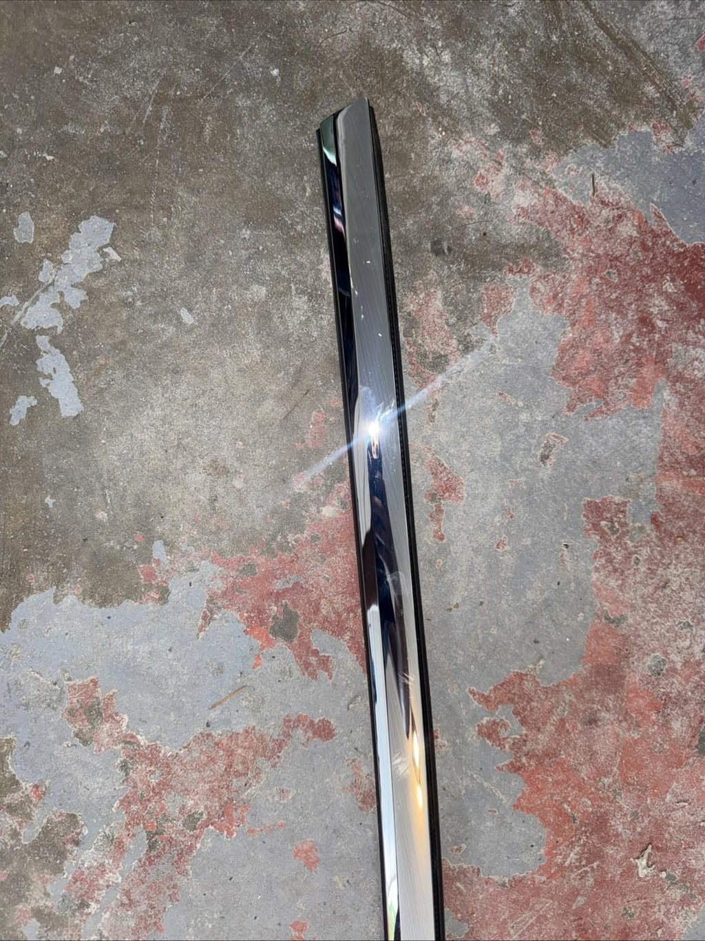 ♦️12-20 TESLA MODEL S REAR LEFT SIDE DOOR CHROME BELT MOLDING OEM, 1038395-80-A