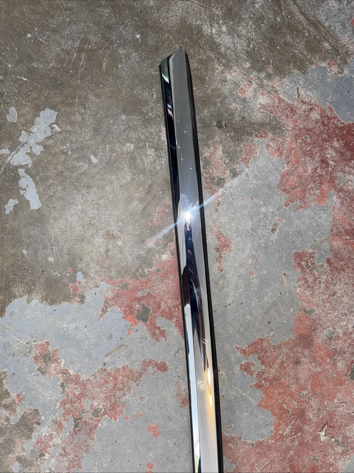 ♦️12-20 TESLA MODEL S REAR LEFT SIDE DOOR CHROME BELT MOLDING OEM, 1038395-80-A