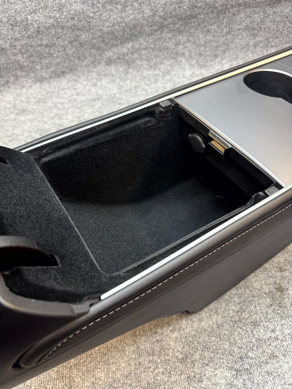 2020 - 2024 TESLA MODEL Y CENTER CONSOLE ARMREST CUPHOLDERS OEM, 1755501-70-C