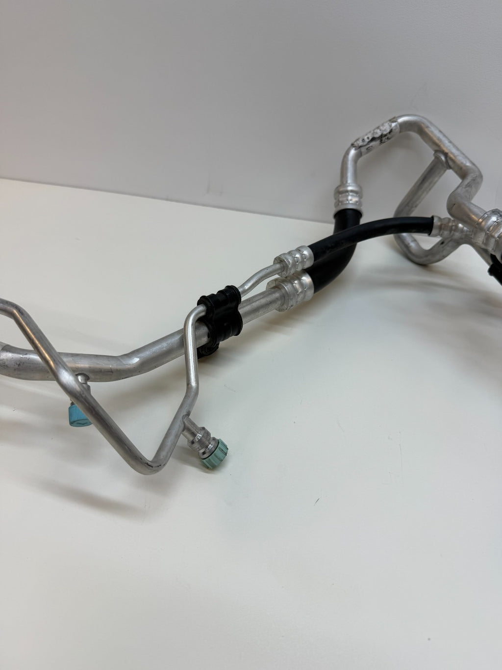 2012-20 TESLA MODEL S HVAC CONDITIONING AC LINE HOSE 6008481-00-A