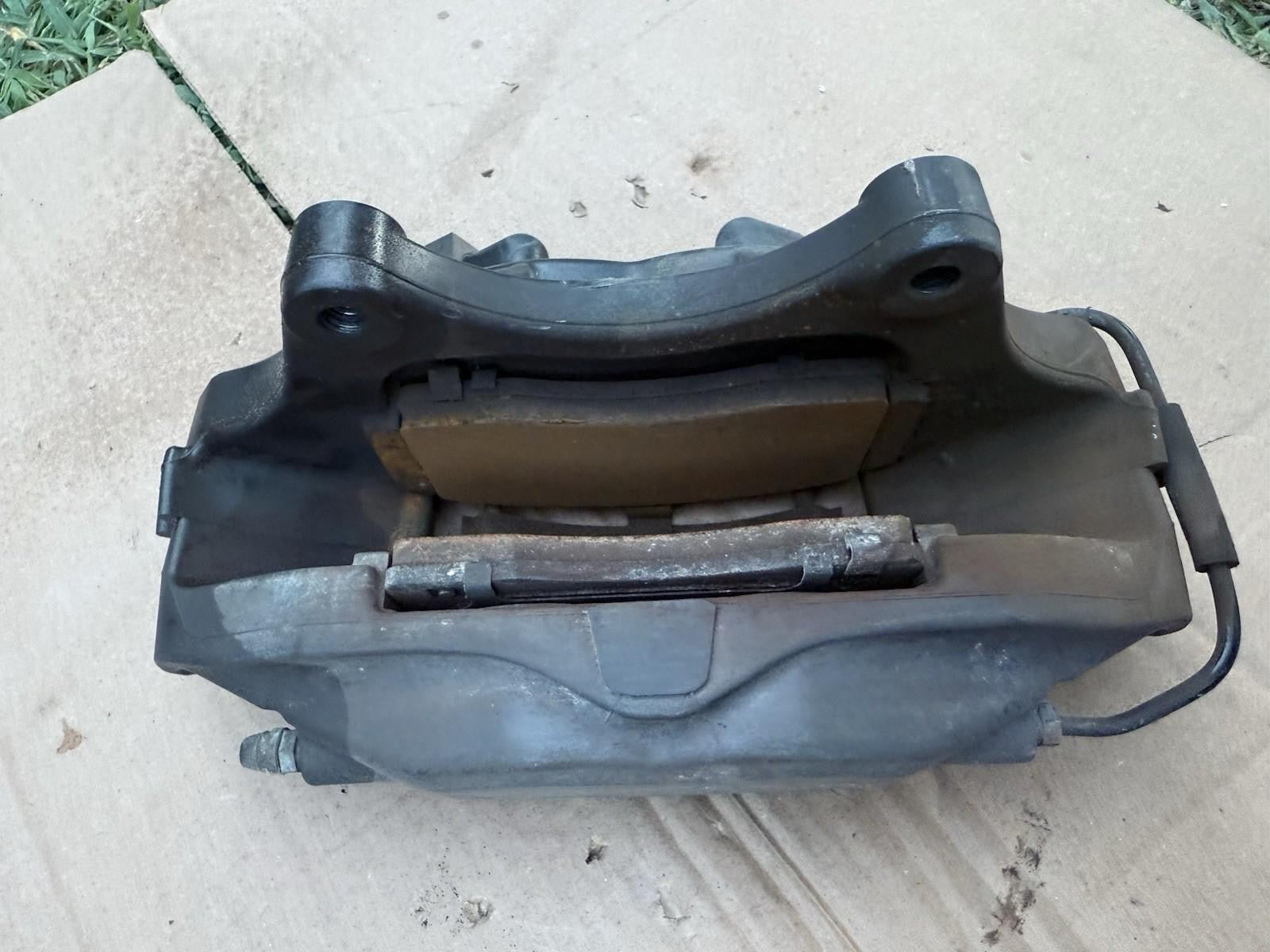 ♦️16-20 TESLA MODEL X FRONT RIGHT PASSENGER SIDE BRAKE CALIPER OEM, 1027622-00-A