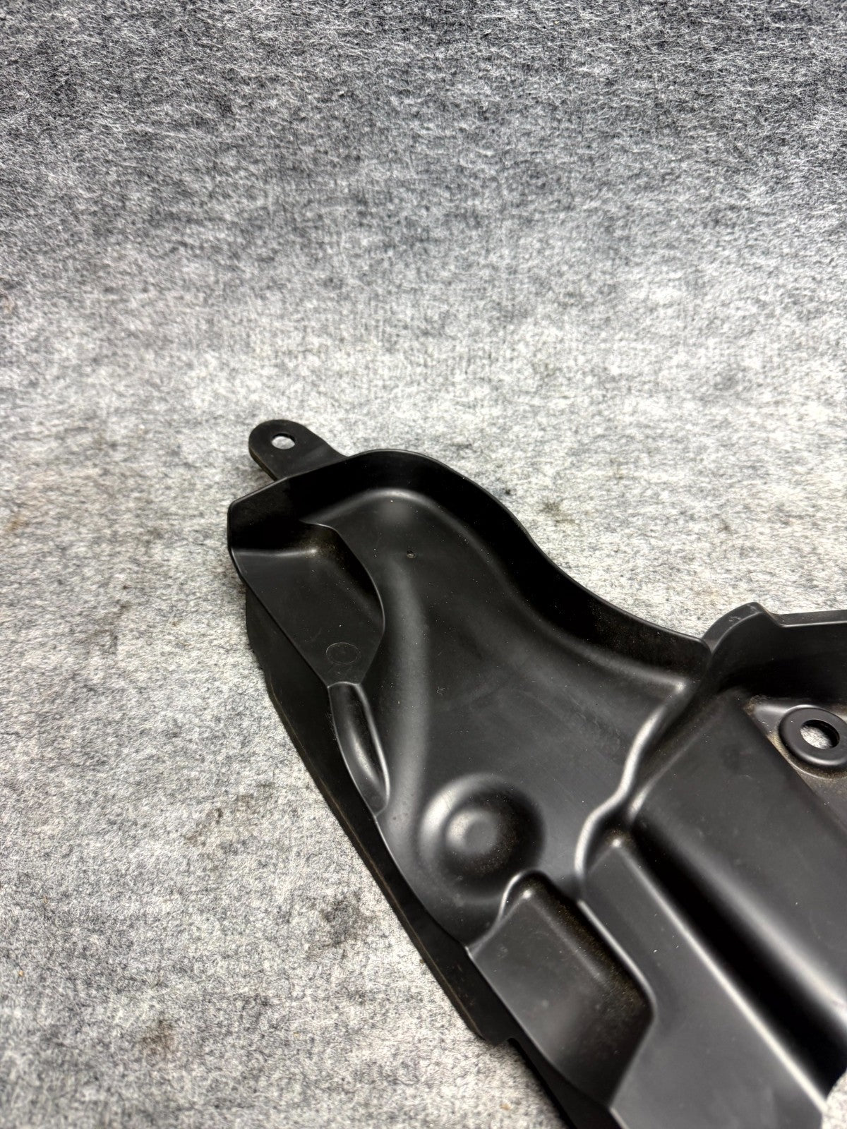 ♦️2017–2023 TESLA MODEL 3 FRONT RIGHT SIDE STRUT SHOCK TOWER CAP OEM, 108169500A