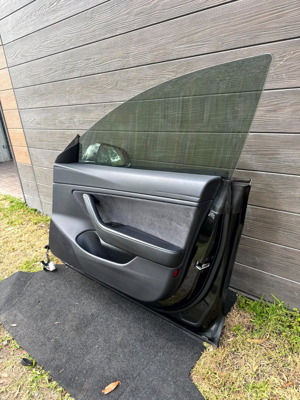 2017 - 2023 TESLA MODEL 3 FRONT RIGHT PASSENGER SIDE DOOR SHELL PANEL BLACK OEM