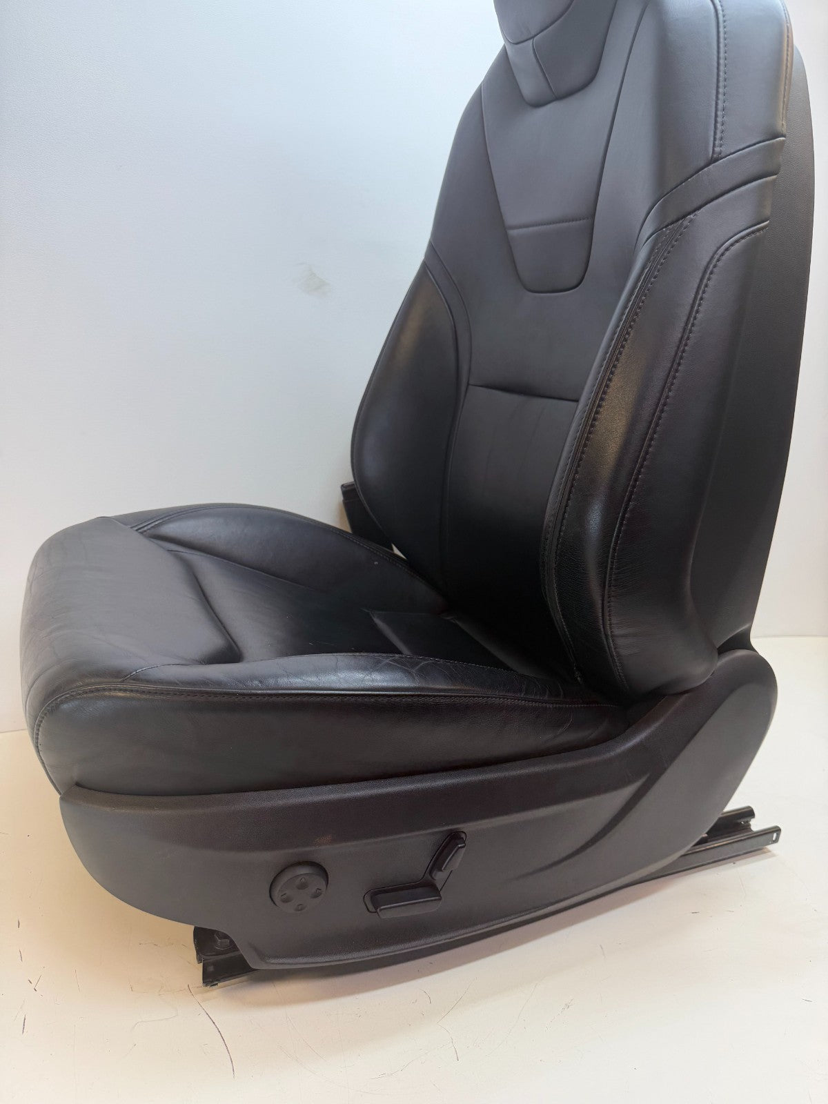 2017-2020 TESLA MODEL S FRONT LEFT DRIVER SEAT ASSEMBLY AG130088-E