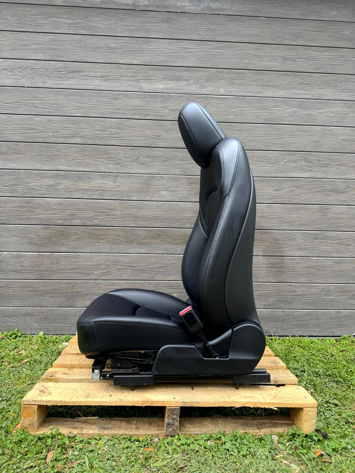 2020 - 2024 TESLA MODEL Y FRONT RIGHT SIDE 1ST ROW FULL SEAT OEM, 1104007-00-D