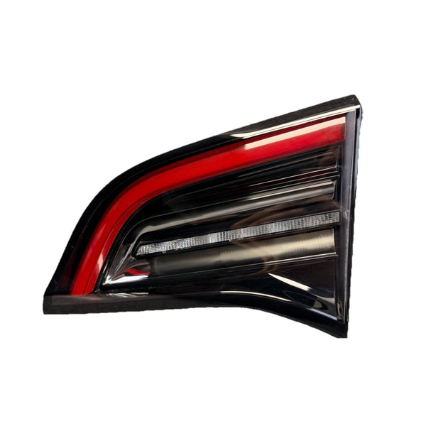17 - 23 TESLA MODEL 3 Y REAR RIGHT TAILLIGHT LAMP OEM, 1502089-00-B 4 Pin