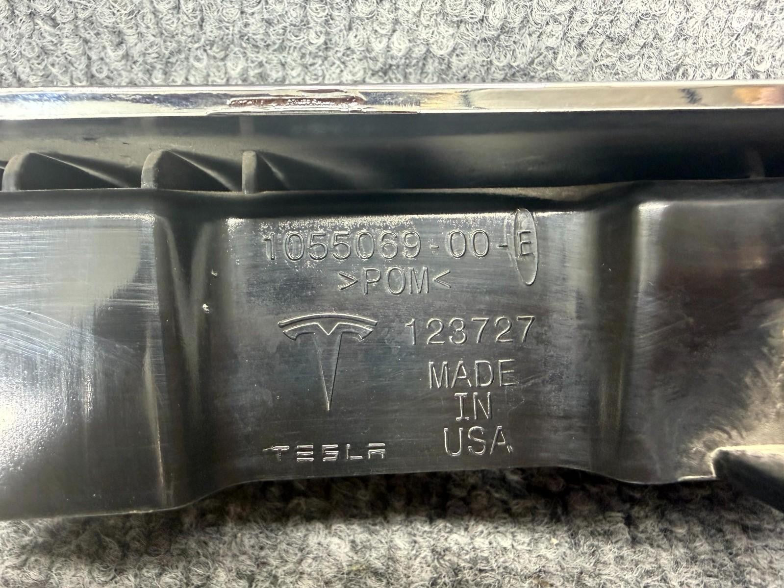 2016-2020 Tesla Model X Front Upper Grill Support Bracket OEM, 1055069-00-E