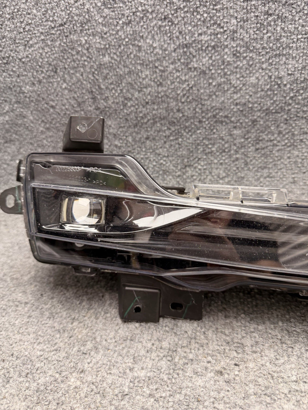 DAMAGED‼️ 20-23 Tesla 3-Y RIGHT Passenger OEM Fog Light Facia Lamp 1507931-00-C