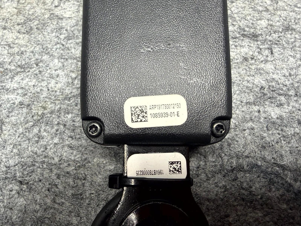 ♦️2017-2023 TESLA MODEL 3 REAR LEFT 2ND ROW SEAT BELT BUCKLE OEM, 1085939-01-E
