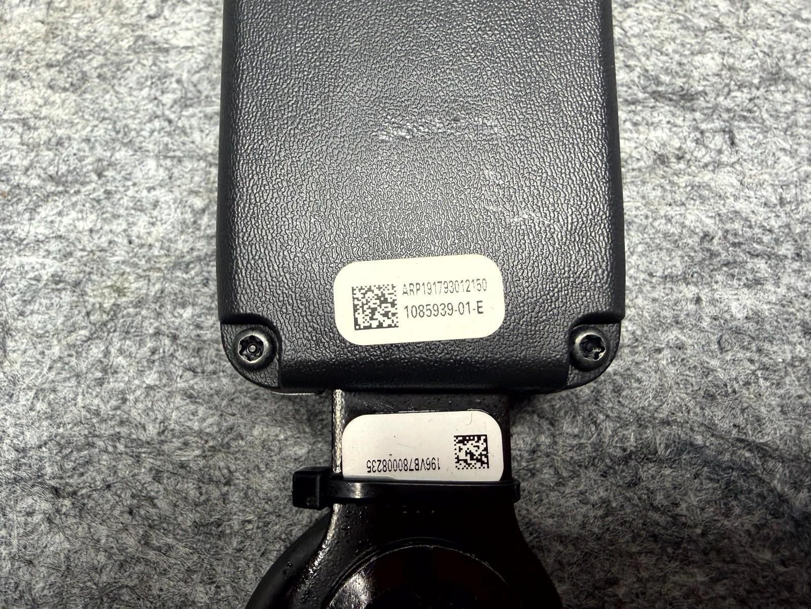 ♦️2017-2023 TESLA MODEL 3 REAR LEFT 2ND ROW SEAT BELT BUCKLE OEM, 1085939-01-E
