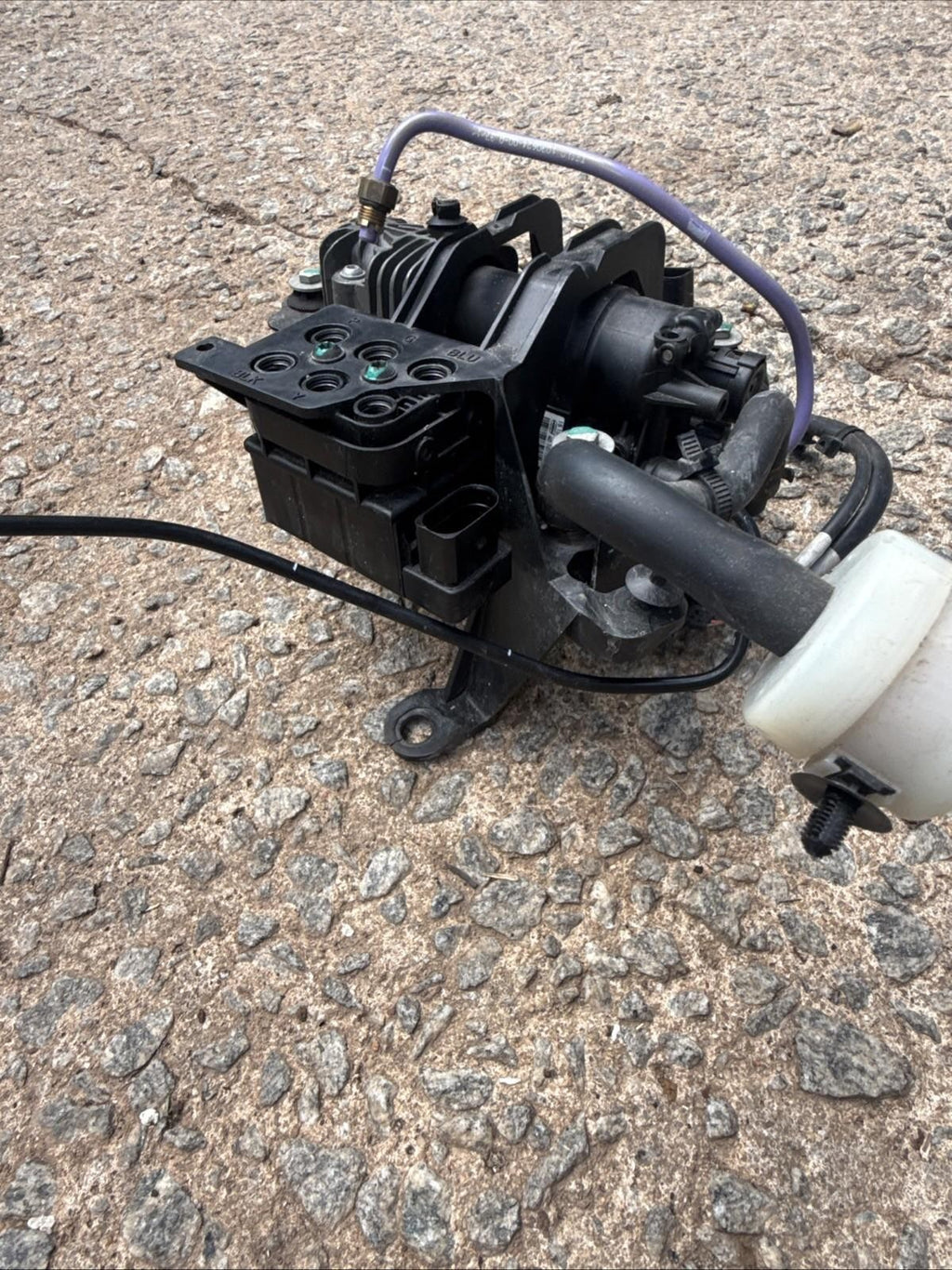 ♦️2016-2022 Tesla S X OEM Wabco Suspension Air Compressor OEM, 10R-056089